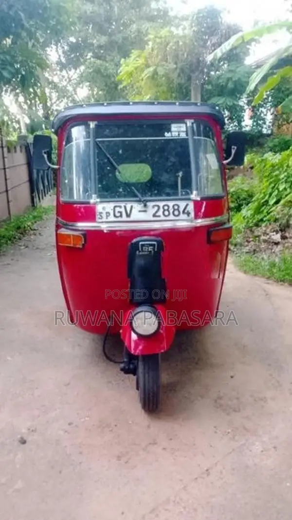 Bajaj RE 2002