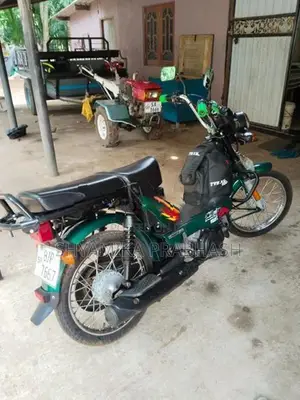 TVS XL 100 2025