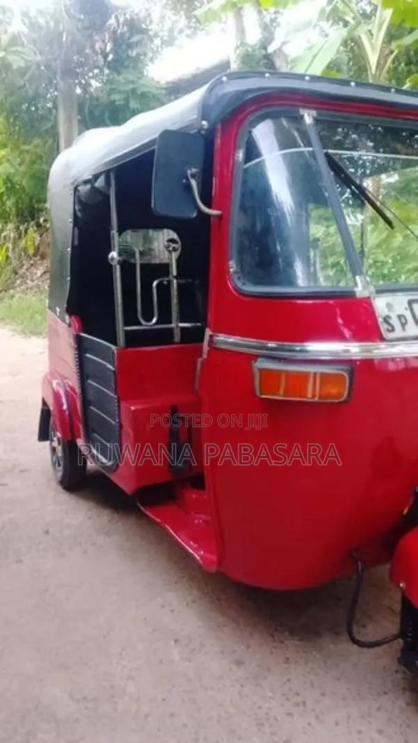 Bajaj RE 2002
