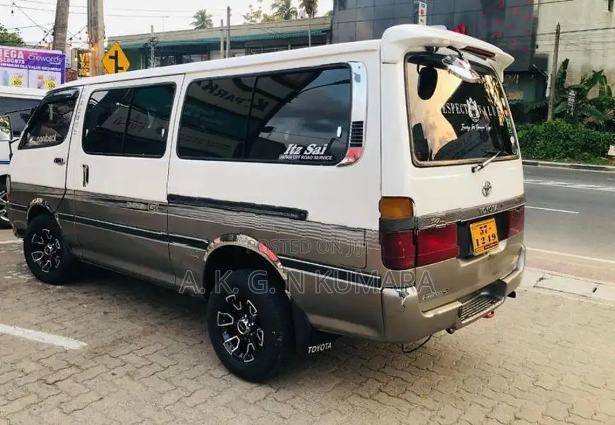 Toyota Dolphin LH113 1991
