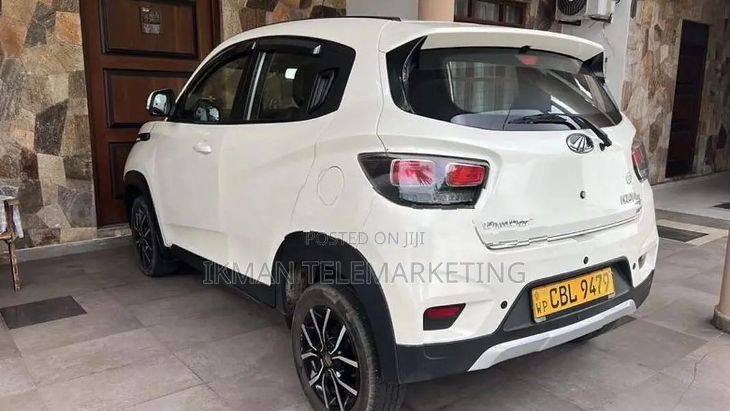 Mahindra KUV 100 2021