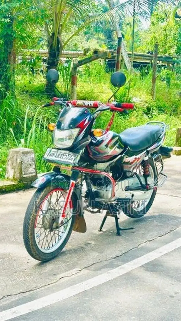 Bajaj CT100 2017