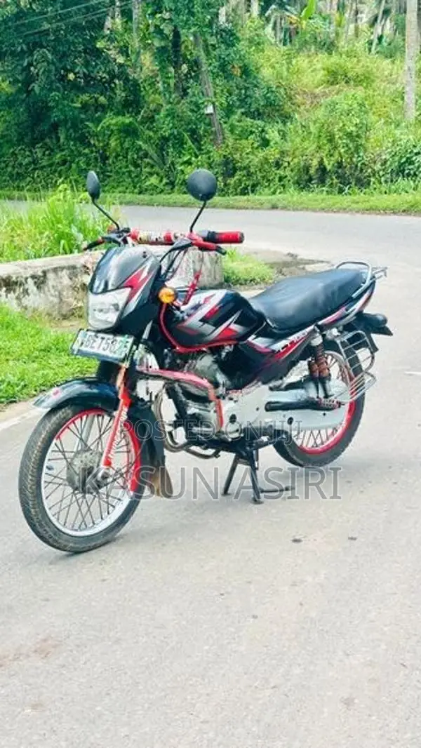 Bajaj CT100 2017
