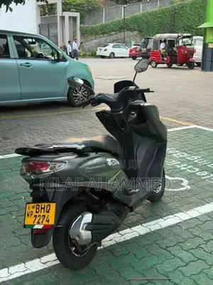Suzuki Burgman 2018