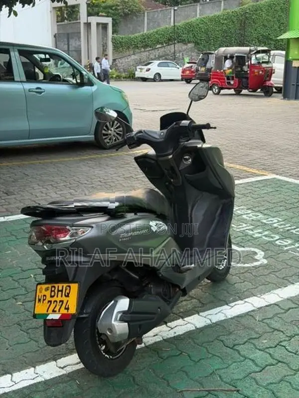 Suzuki Burgman 2018