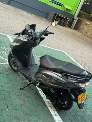 Suzuki Burgman 2018