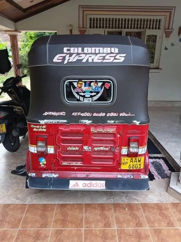Bajaj RE 2015