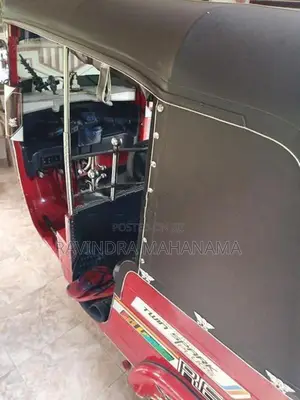 Bajaj RE 2015