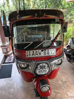 Bajaj RE 2015