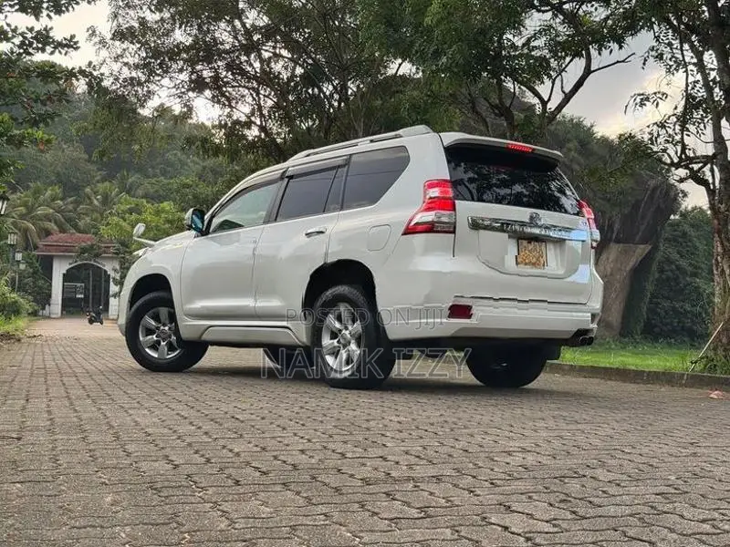 Toyota Land Cruiser Prado TX 150 2015