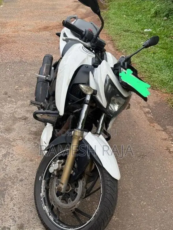 TVS Apache 2016