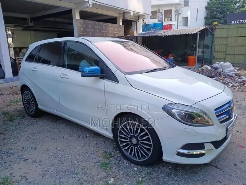 Mercedes Benz B200 2015