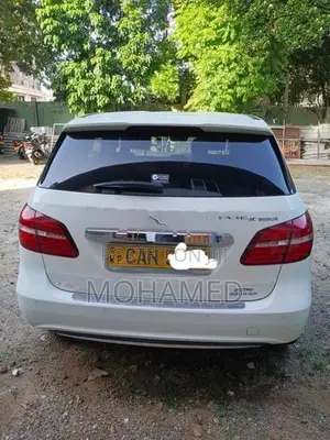 Mercedes Benz B200 2015