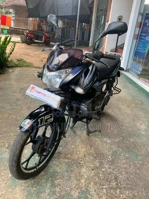 Bajaj Discover 2015
