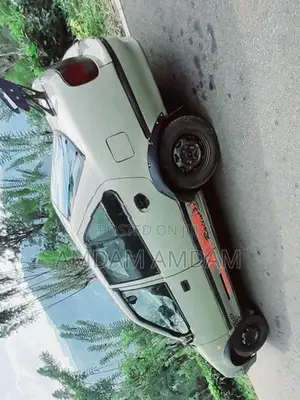 Suzuki Esteem 2000