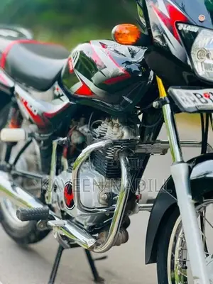Bajaj CT100 2016