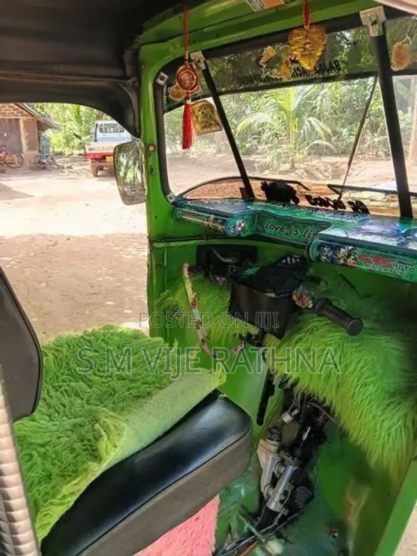Bajaj RE 1998