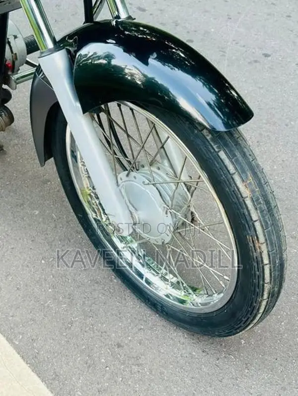 Bajaj CT100 2016