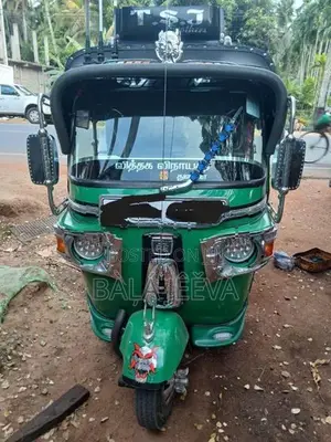 Bajaj RE 2000