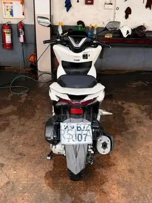 Honda PCX160 2025
