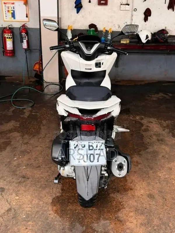 Honda PCX160 2025