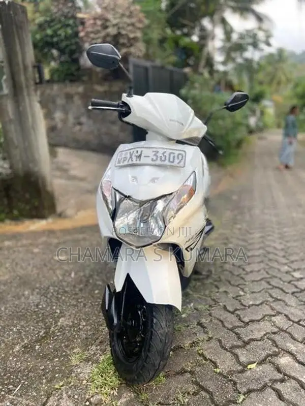 Honda Dio White 2012