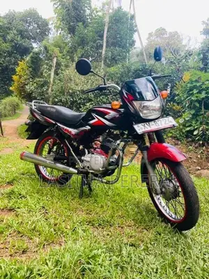 Bajaj CT100 2012