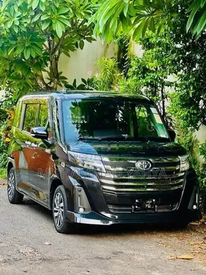 Toyota Roomy 2023