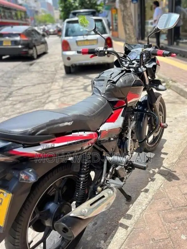 Bajaj Discover 125 2023