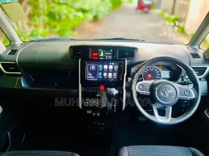 Toyota Roomy 2023