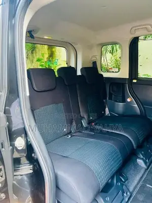 Toyota Roomy 2023