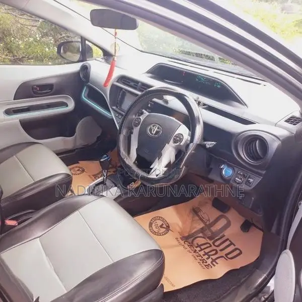 Toyota Aqua 2013