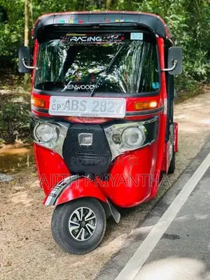 Bajaj RE 2018