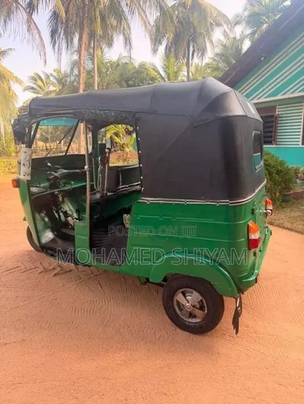 Bajaj RE 2004