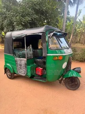 Bajaj RE 2004