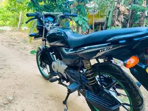 Bajaj Platina 100 ES 2017