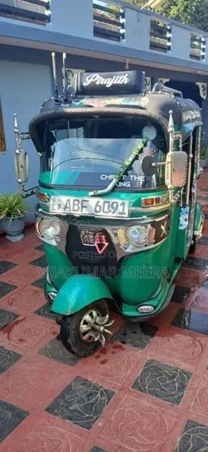 Bajaj RE Three Wheeler 2015
