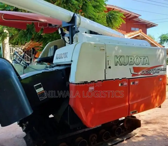 Kubota DC70 Plus Harvester