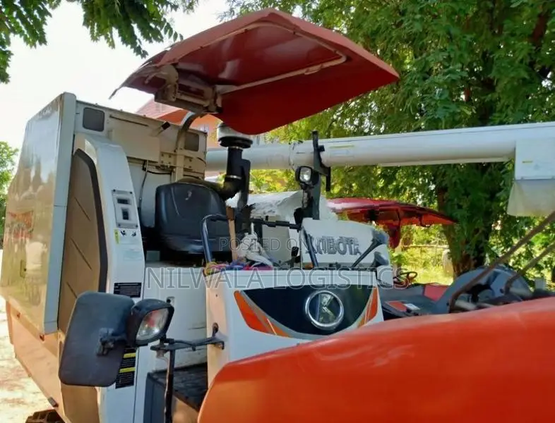 Kubota DC70 Plus Harvester