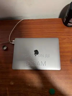 Apple MacBook Air M1 (2020)