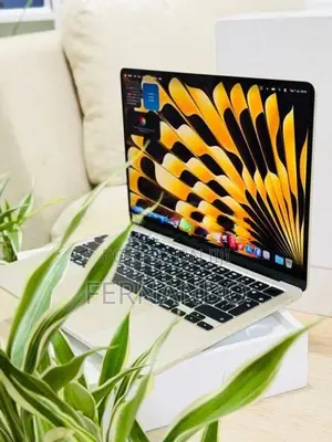 Apple MacBook Air M4 16GB/256GB Starlight 2026