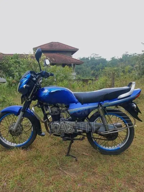 Bajaj Caliber 2004