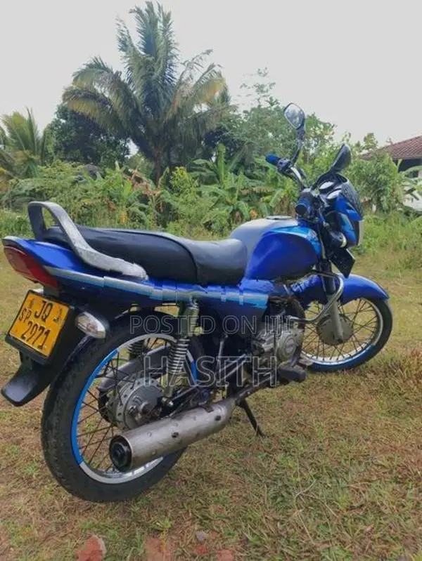 Bajaj Caliber 2004