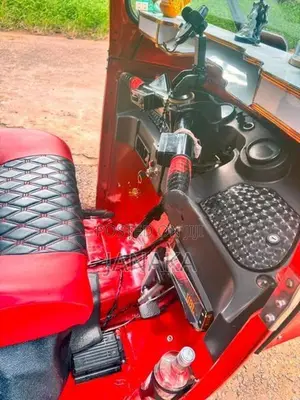 Bajaj RE 2013