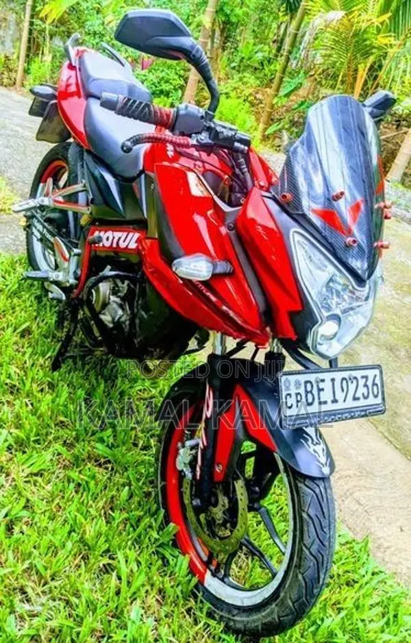 Bajaj Pulsar AS 150 2017