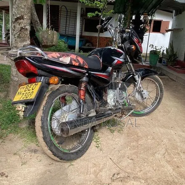 Bajaj CT100 2016