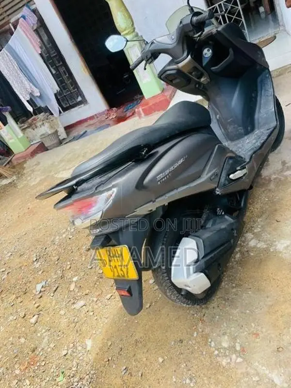 Suzuki Burgman 2018
