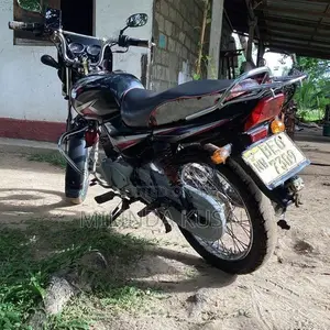Bajaj CT100 2016