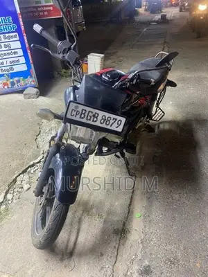 Bajaj V15 2018
