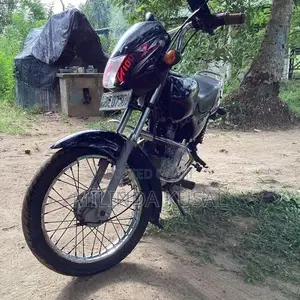 Bajaj CT100 2016